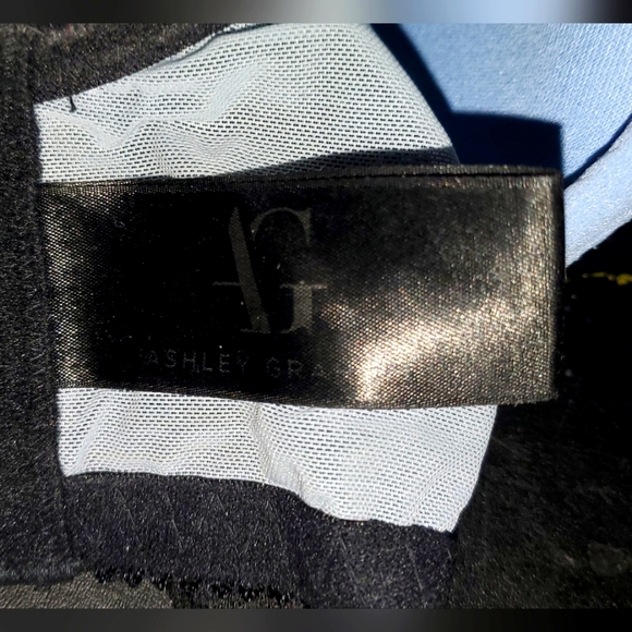 [42G] Ashley Graham ~ Black and Blue lace wired bra - Picture 6 of 9